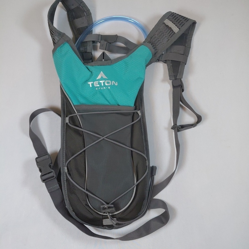 Teton Sports TrailRunner 2 Light Hydration Water Running Backpack 2L - Black